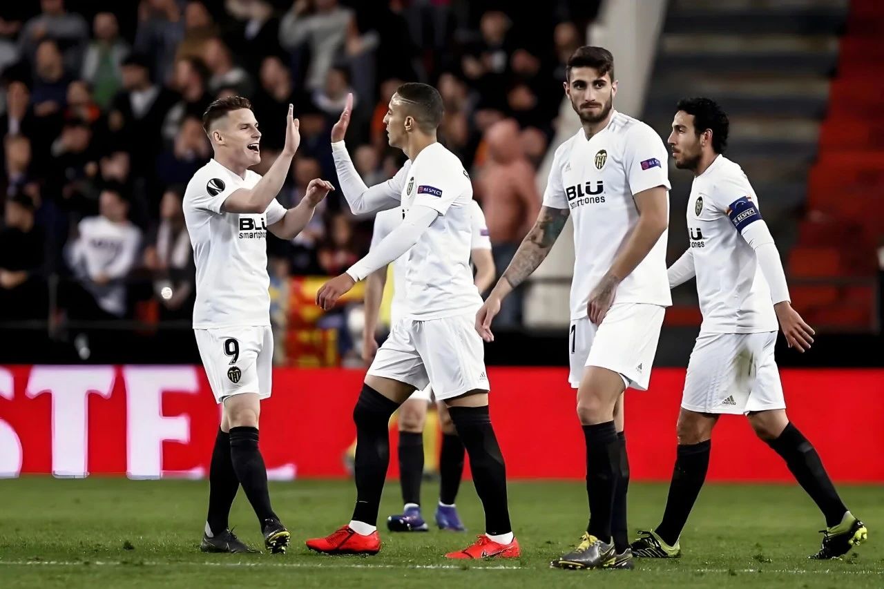 包含瓦伦西亚与马洛卡队将上演悬念之战的词条