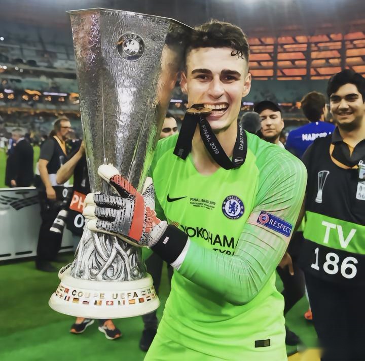 星空体育娱乐-帕尔梅拉斯冲击季军，年轻球员表现亮眼的简单介绍