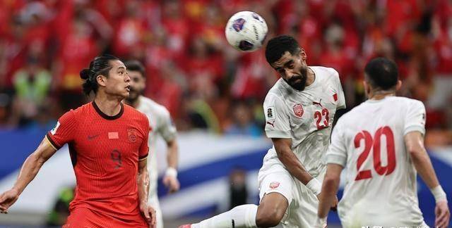 包含恩菲尔德主场优势明显，球迷期待逆转奇迹的词条