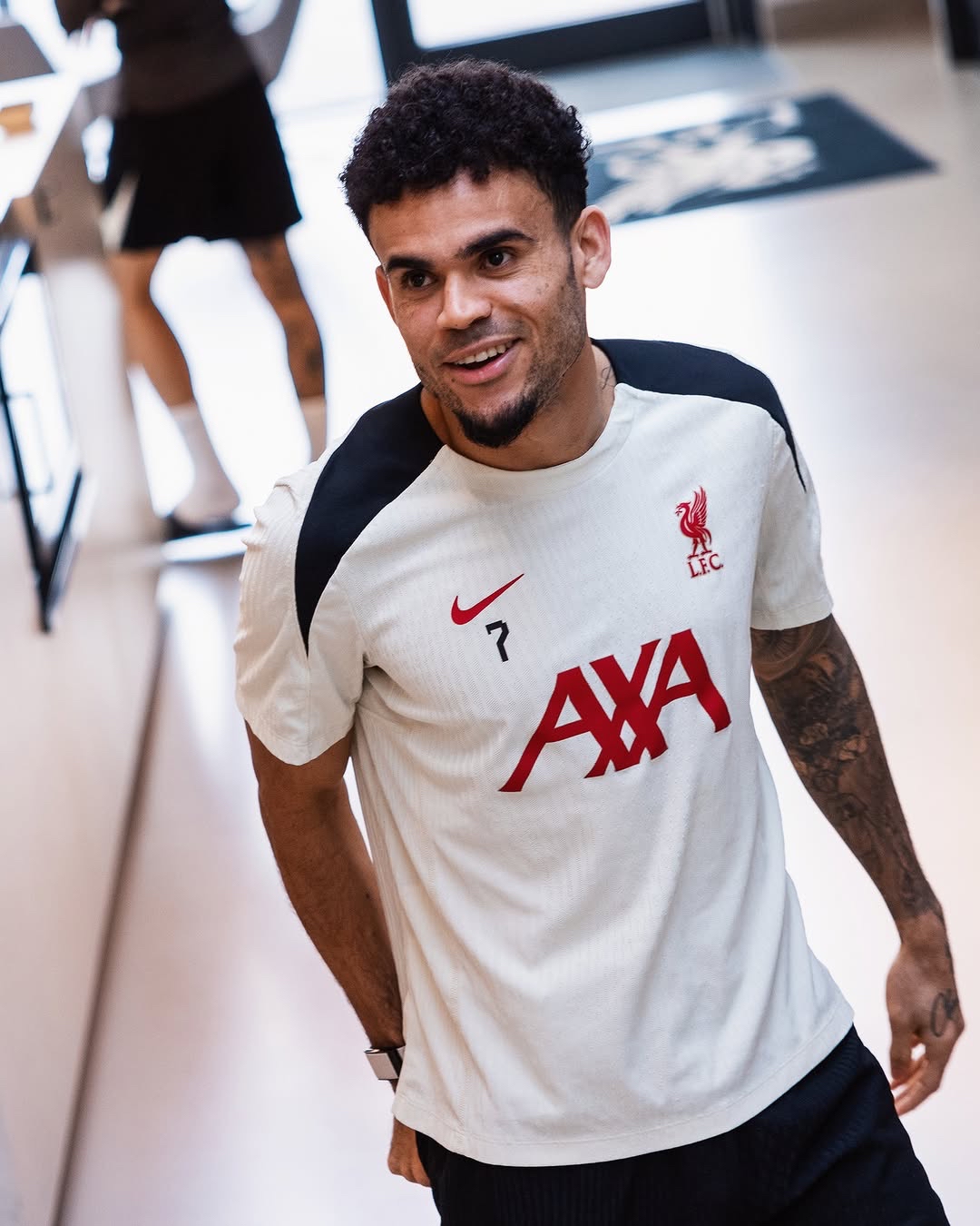 星空体育登录入口-训练难度加大，球员逐渐调整心态