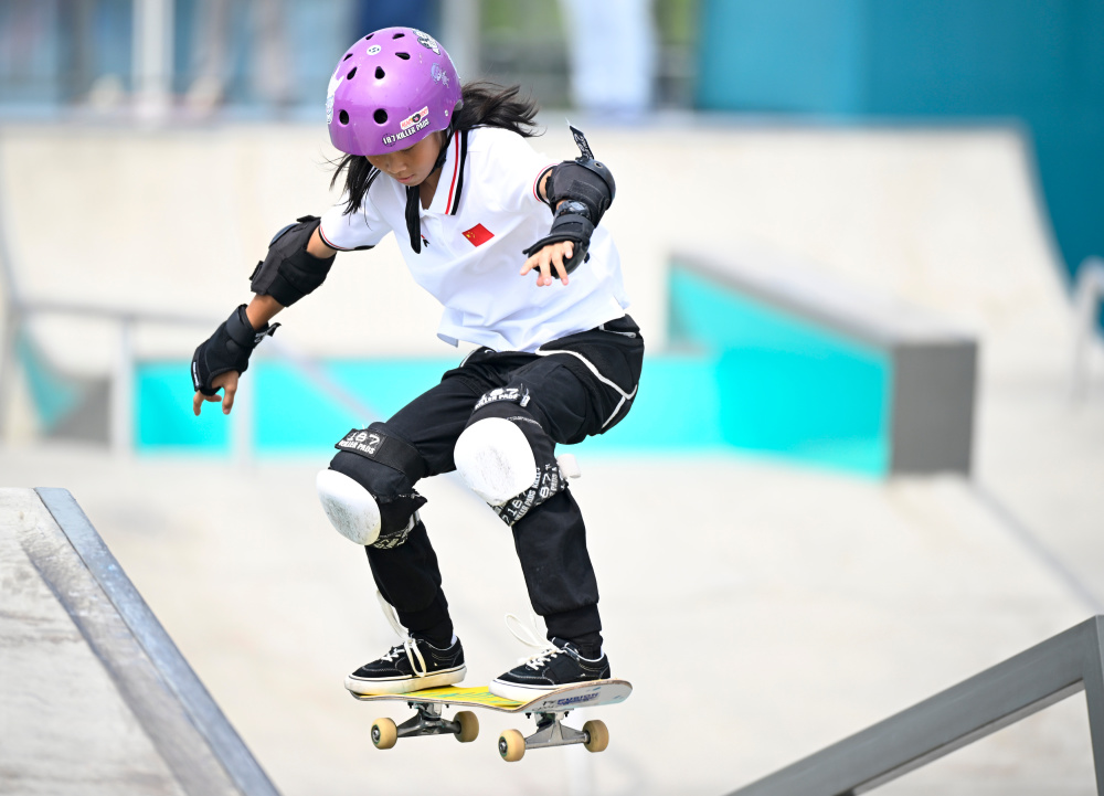 星空体育课程-滑板选手表演高难度动作获得高分的简单介绍