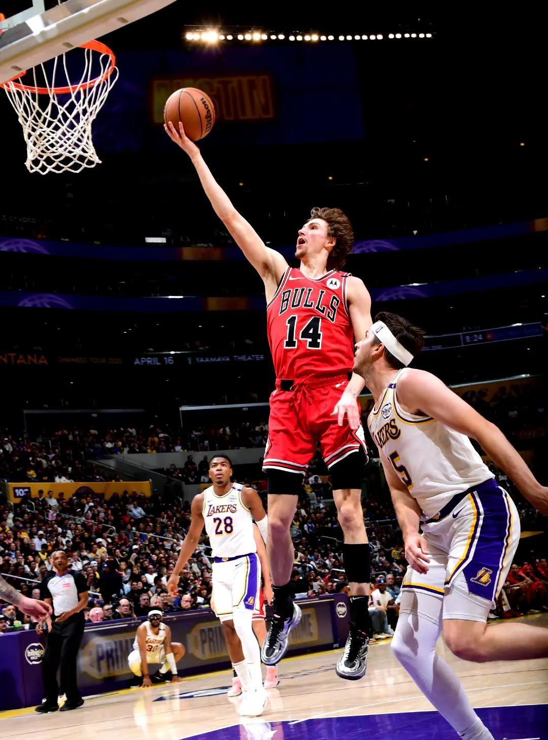 星空体育官方-公牛队球员经历伤病，仍然坚持训练的简单介绍