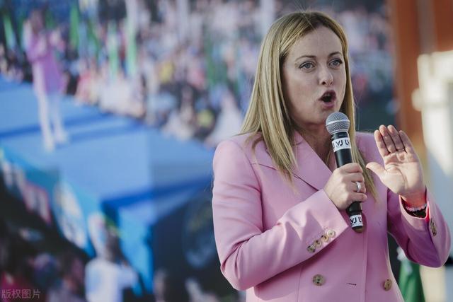 意大利后防线成最大看点,谁能捍卫门前? 意大利后防线成最大看点,谁能捍卫门前?