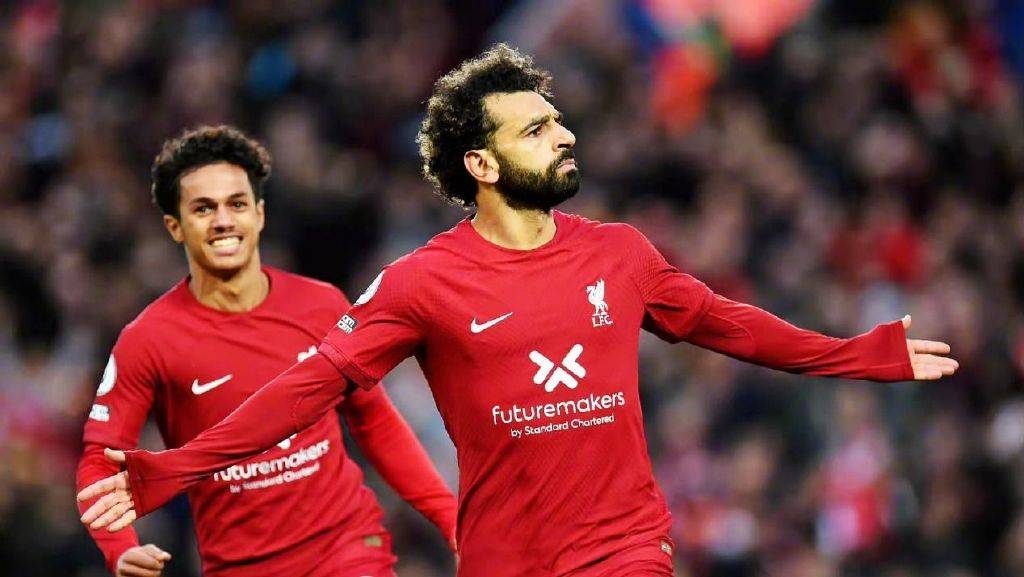 利物浦中场组织稳定，主场完胜对手