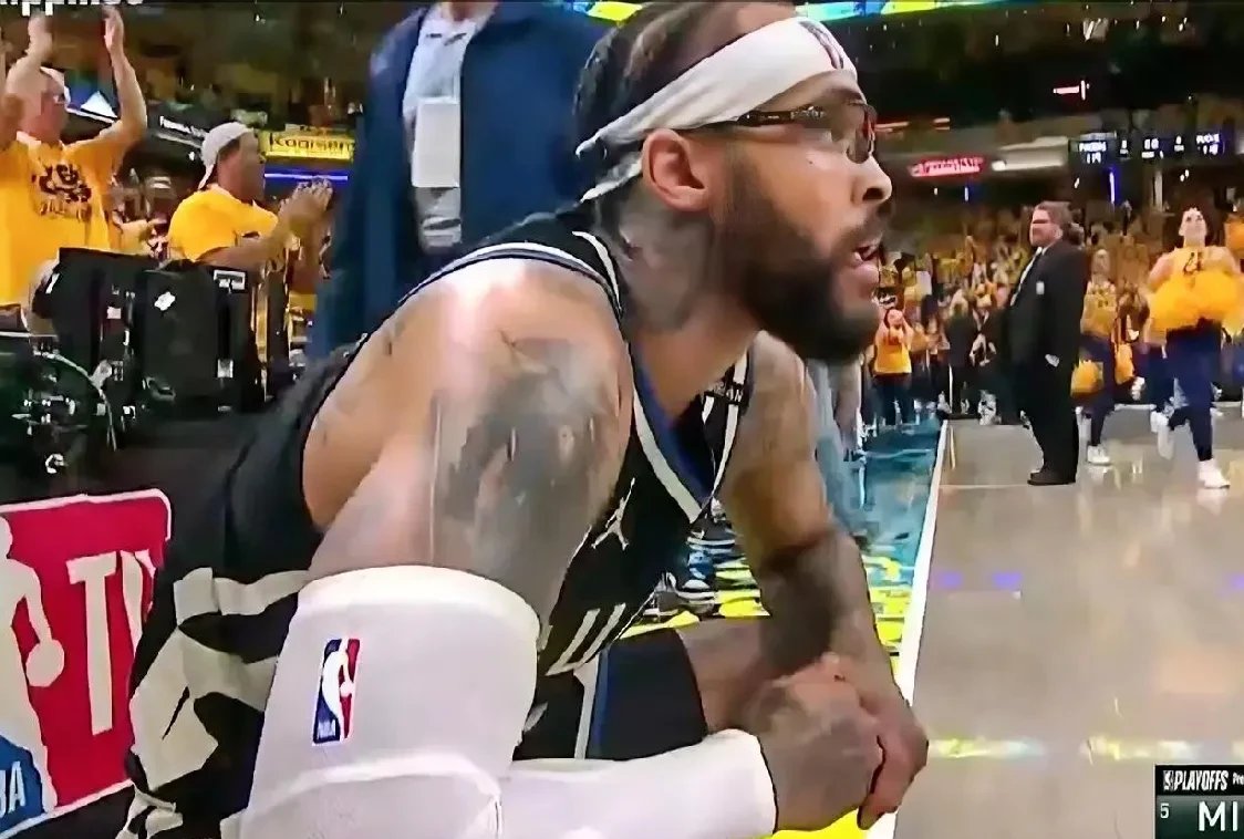 关于雄鹿强势压制灰熊，安特托昆博全面表现稳健的信息