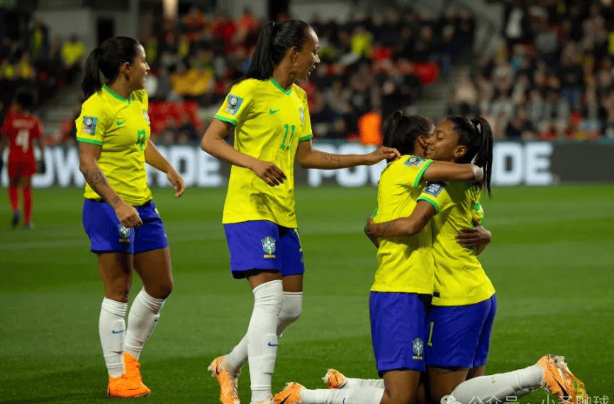 星空体育中国官网-巴西女足队员在训练中表现出色的简单介绍