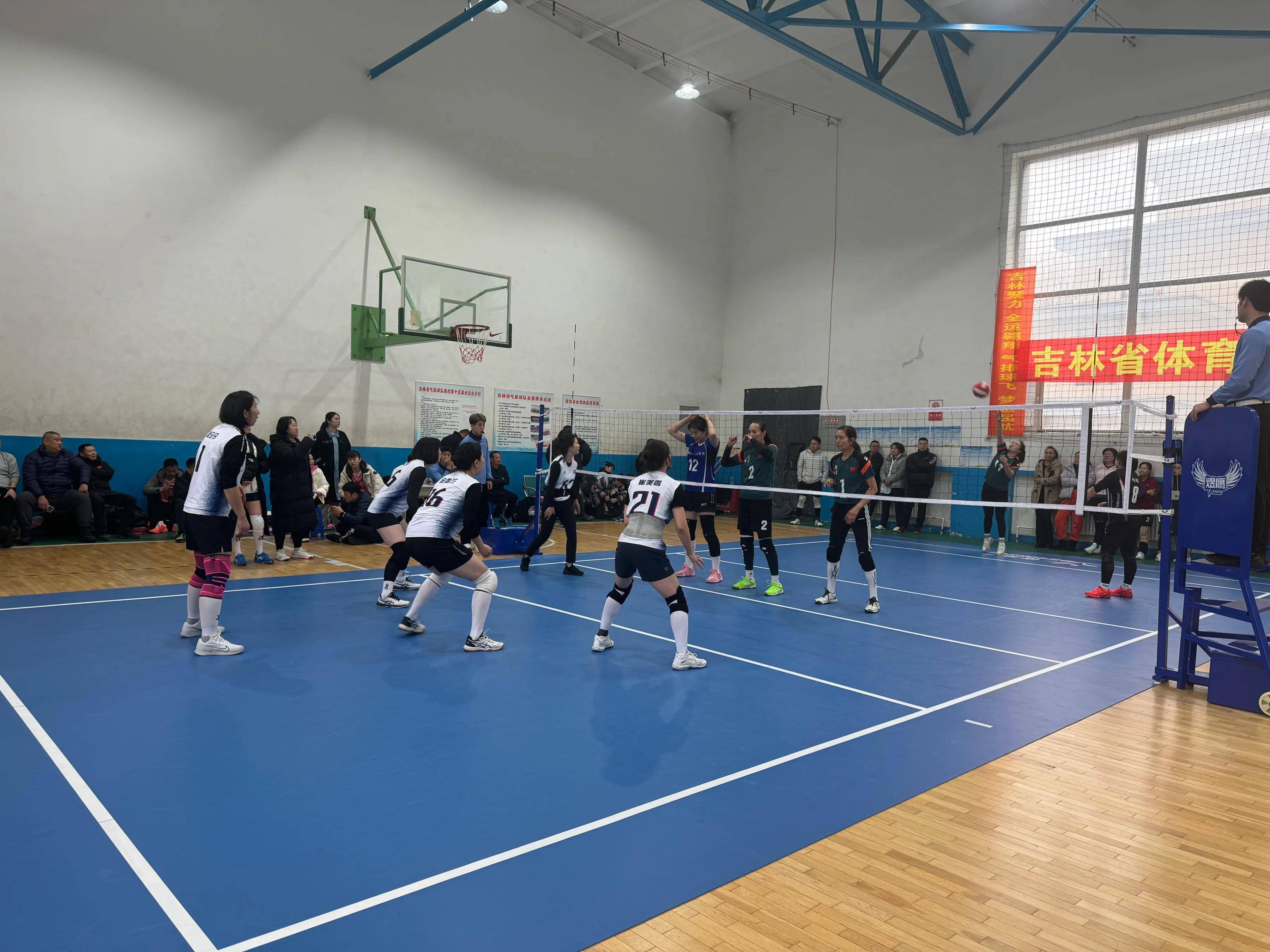 星空体育培训-球赛精彩纷呈，球员尽显实力