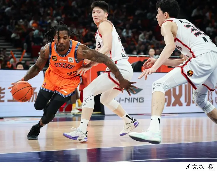 星空体育网站-江苏男篮以发挥实力，斩获完胜