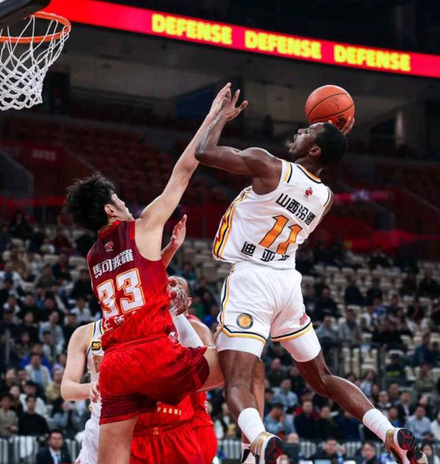 云南男篮客场大胜，迅速攀升积分榜的简单介绍