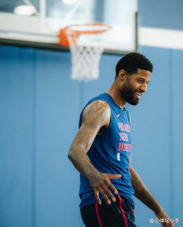 星空体育课程-NBA明星球员在季前训练中积极备战新赛季