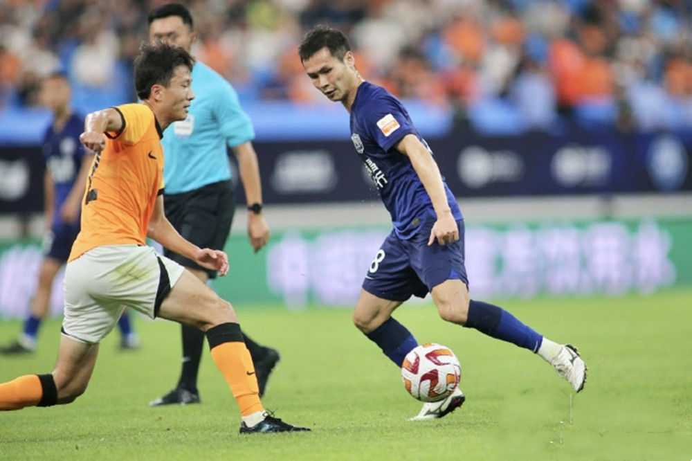 星空体育官网-河南球队在比赛中遭遇挑战，依然保持领先地位