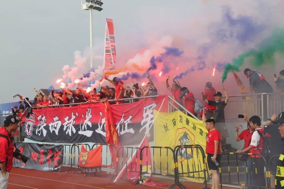 星空体育app下载-关于圣图尔登场取胜，球迷热情点赞球队表现的信息