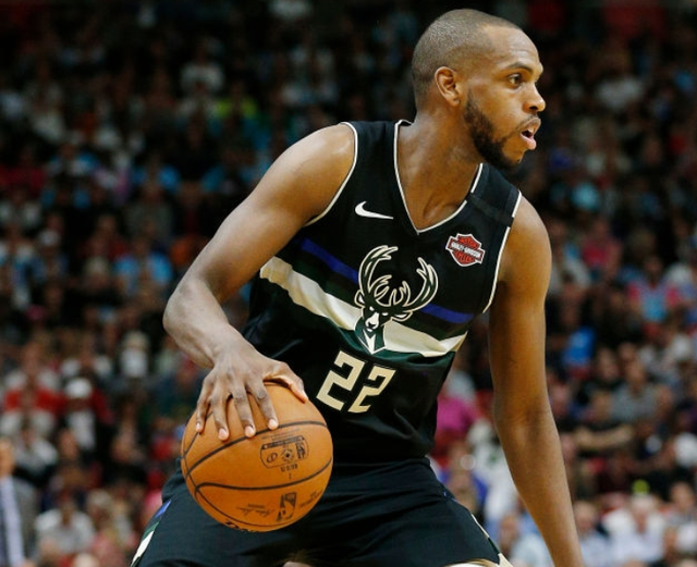 星空体育app下载-雄鹿队继续保持不败战绩，实力备受称赞