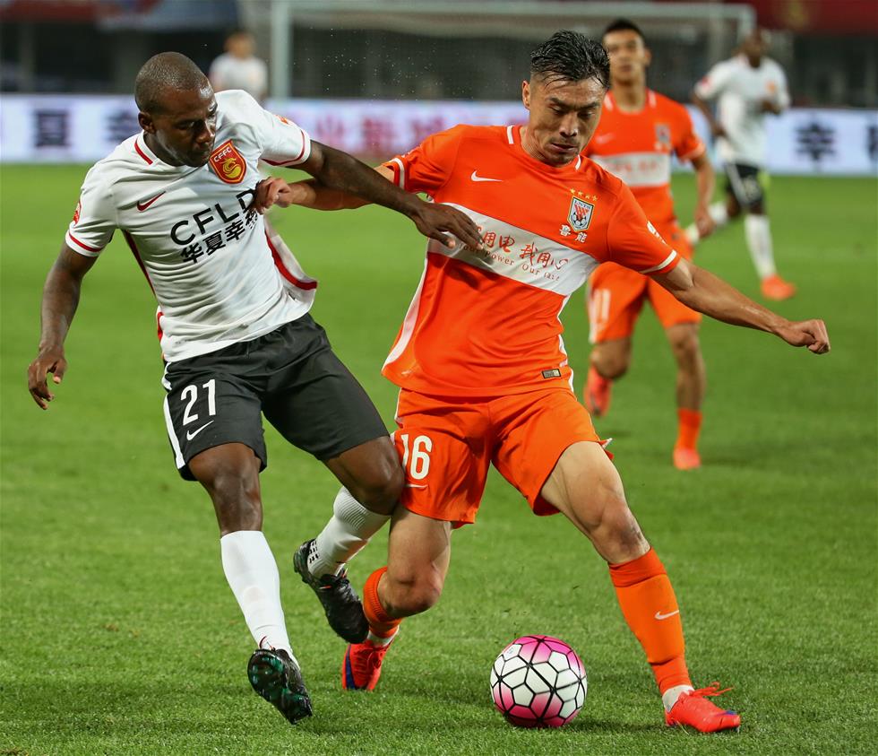 天津泰达主场击败山东鲁能，取得关键胜利