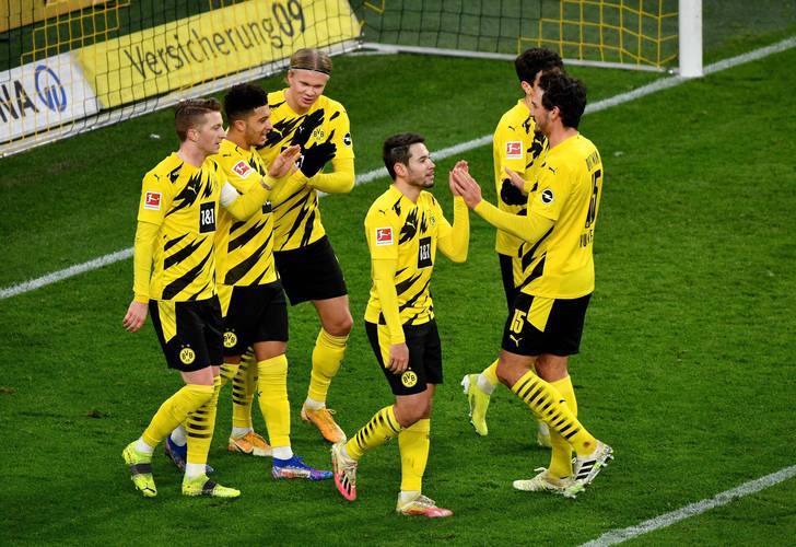 星空体育培训-汉堡队后卫因紧急伤病退出下场比赛