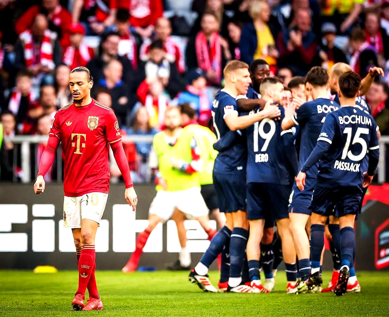 星空体育官方-拜仁慕尼黑队三枝凯旋，蝉联联赛冠军