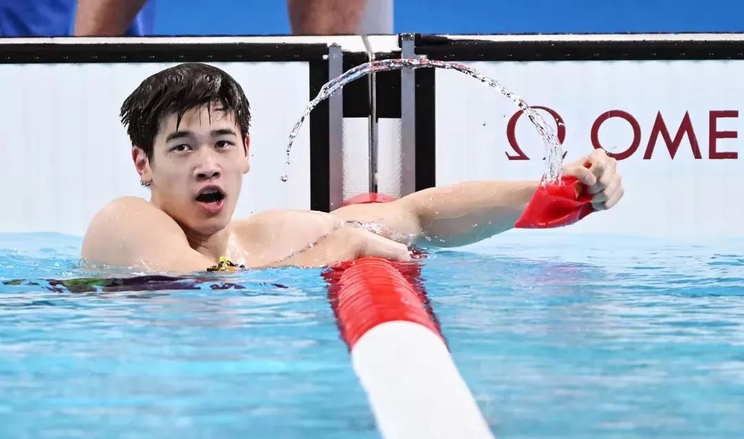 星空体育入口-法国游泳选手突破自我夺冠！