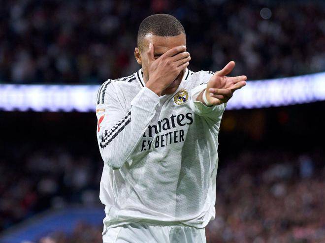 星空体育电竞-皇马悲剧出局！伊斯坦布尔疯狂逼抢的简单介绍