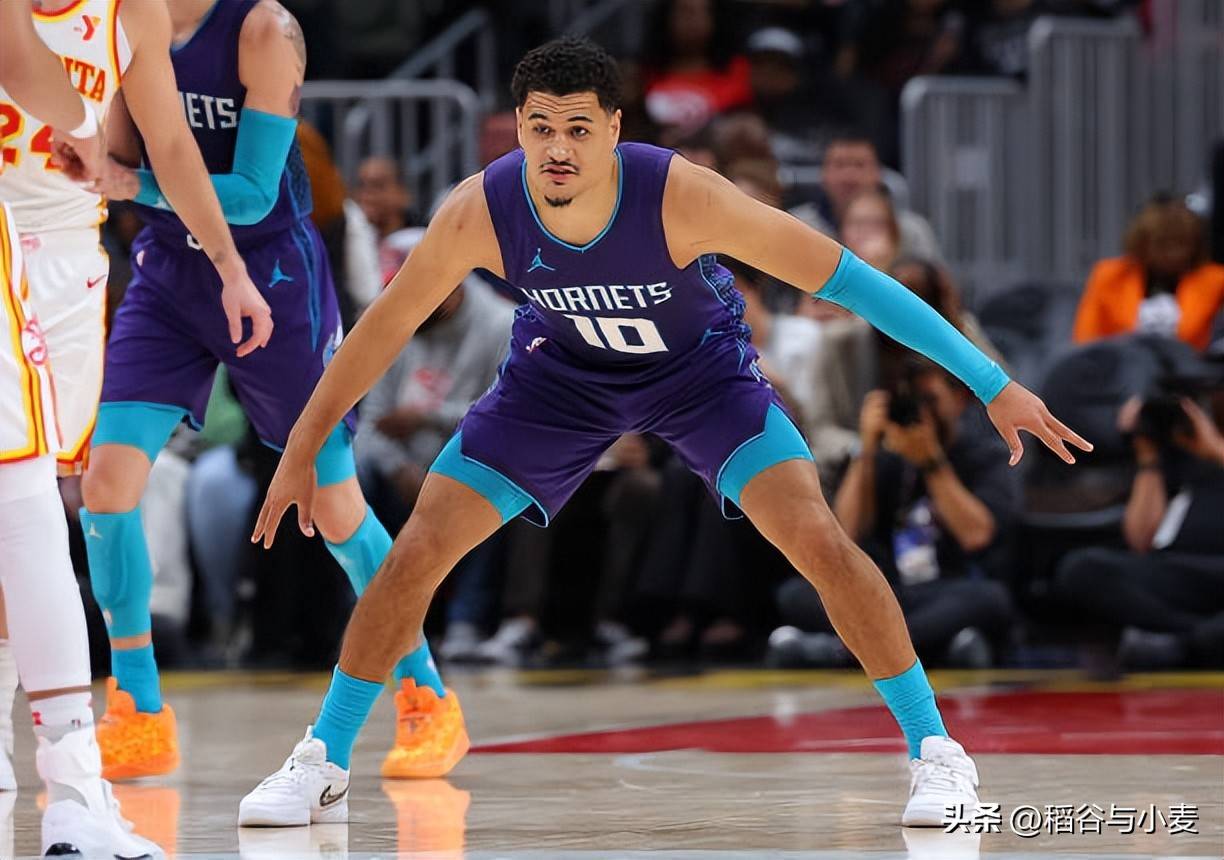 星空体育投注-黄蜂队球星因伤缺席季后赛首场比赛的简单介绍