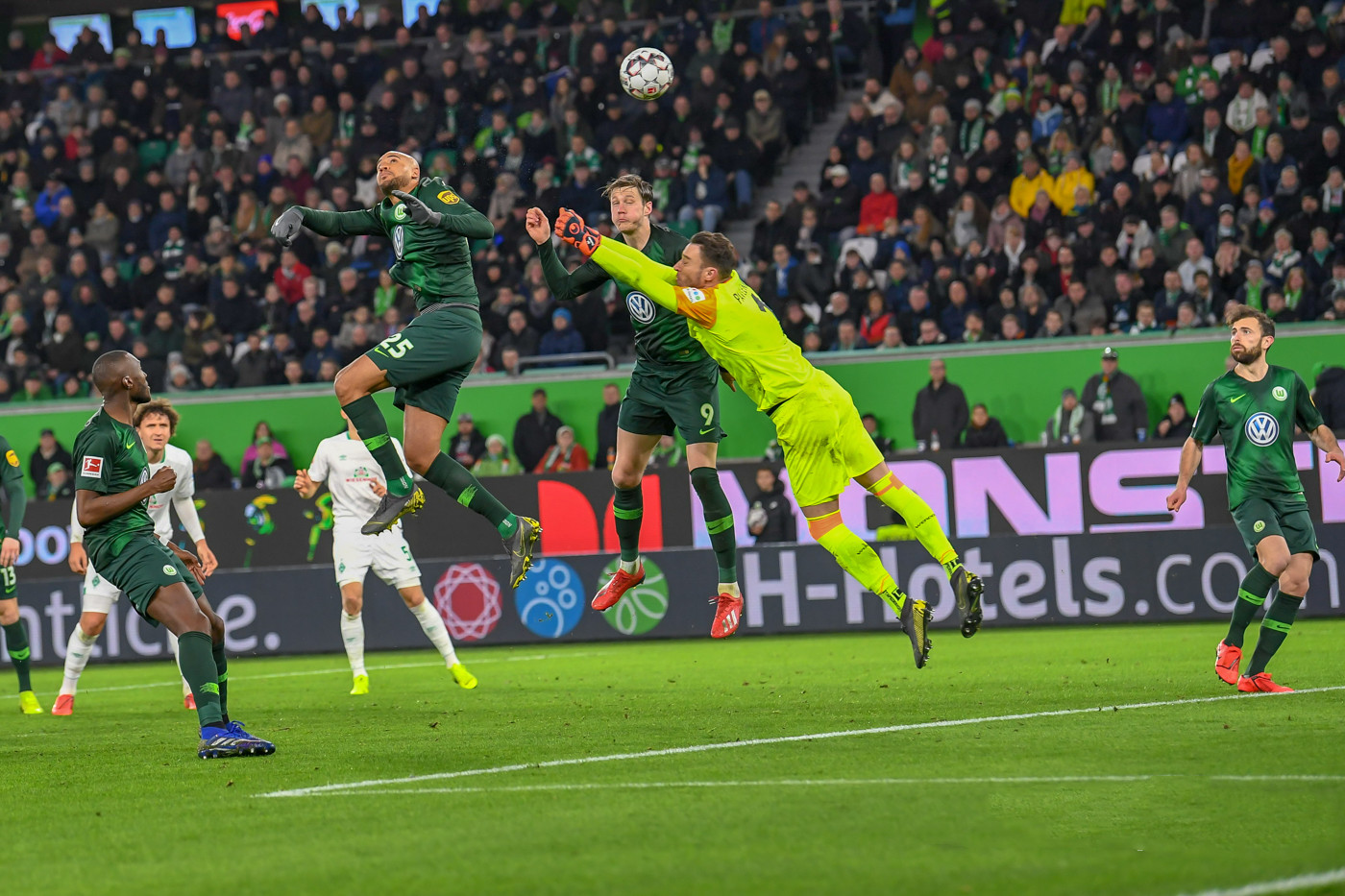 包含沙尔克04大胜云达不莱梅,豪取三分!的词条 包含沙尔克04大胜云达不莱梅,豪取三分!的词条