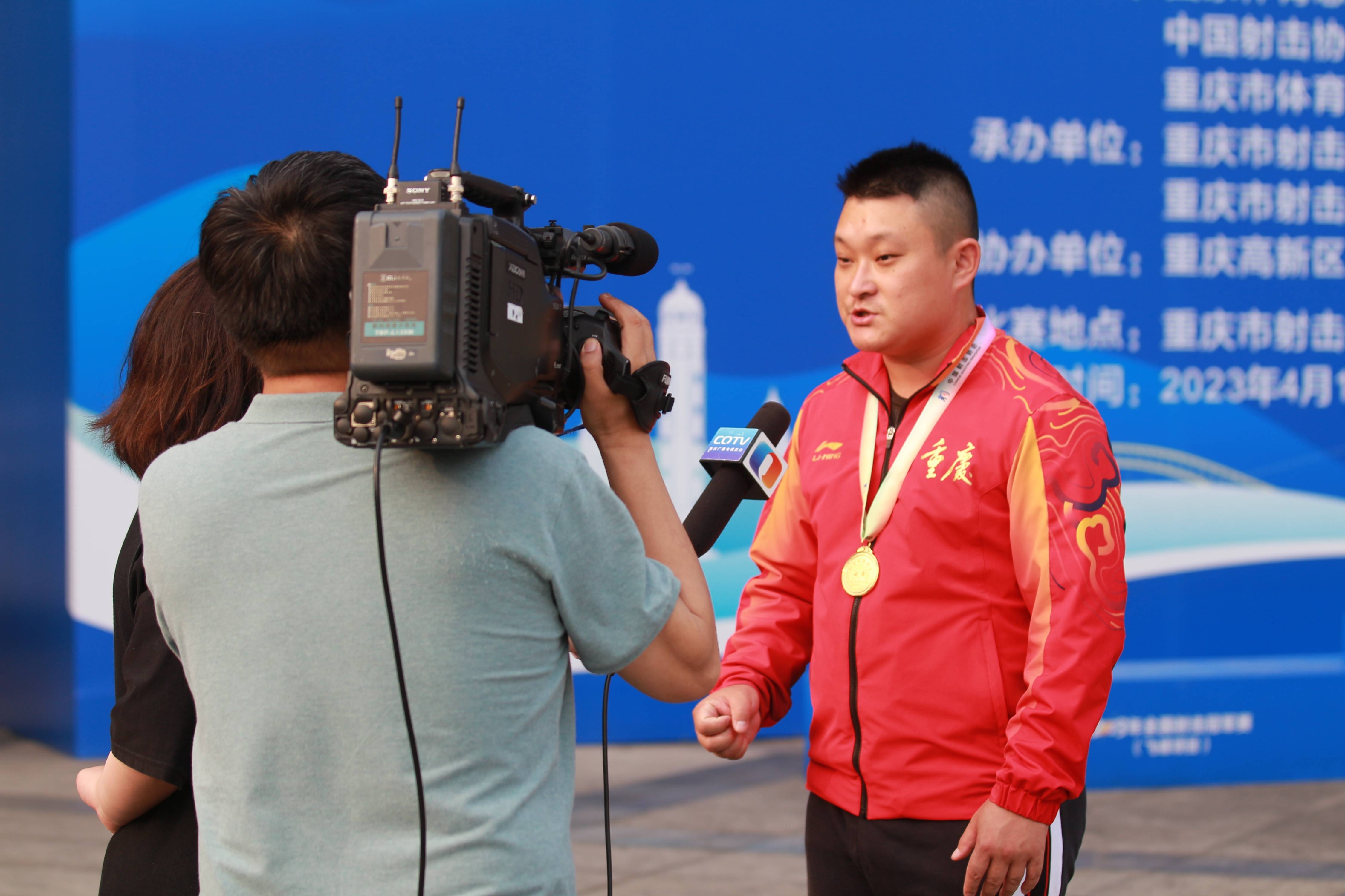 印度尼西亚代表团在射击比赛中夺冠