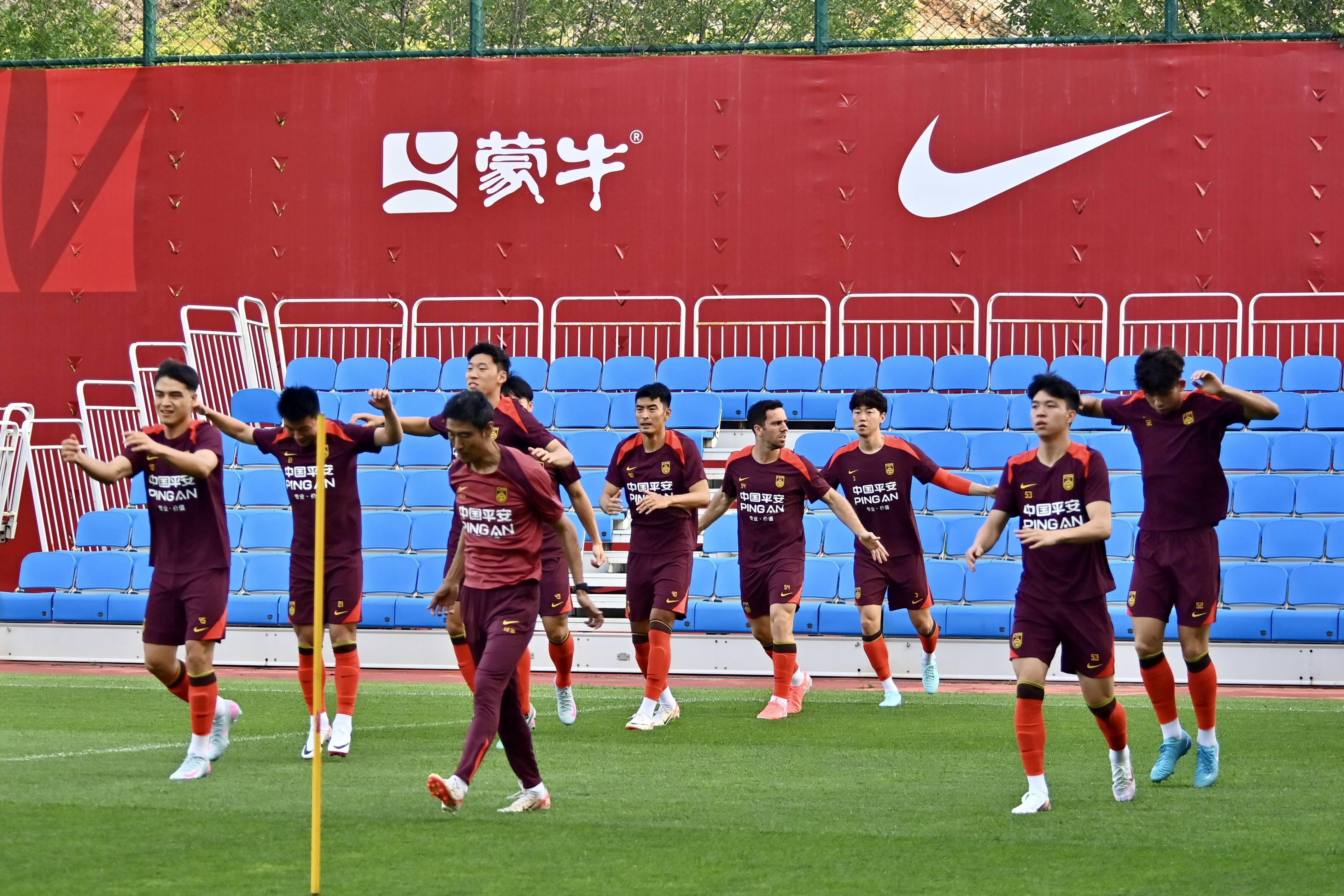 关于中国足球队的训练营日程安排，一览无遗！的信息