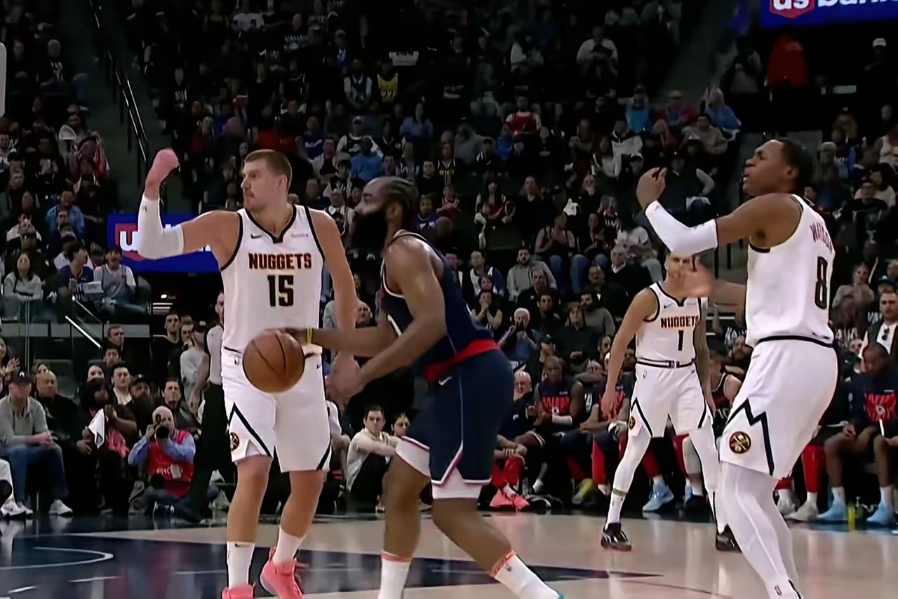 包含快船取得三连胜，压制热火队势头的词条