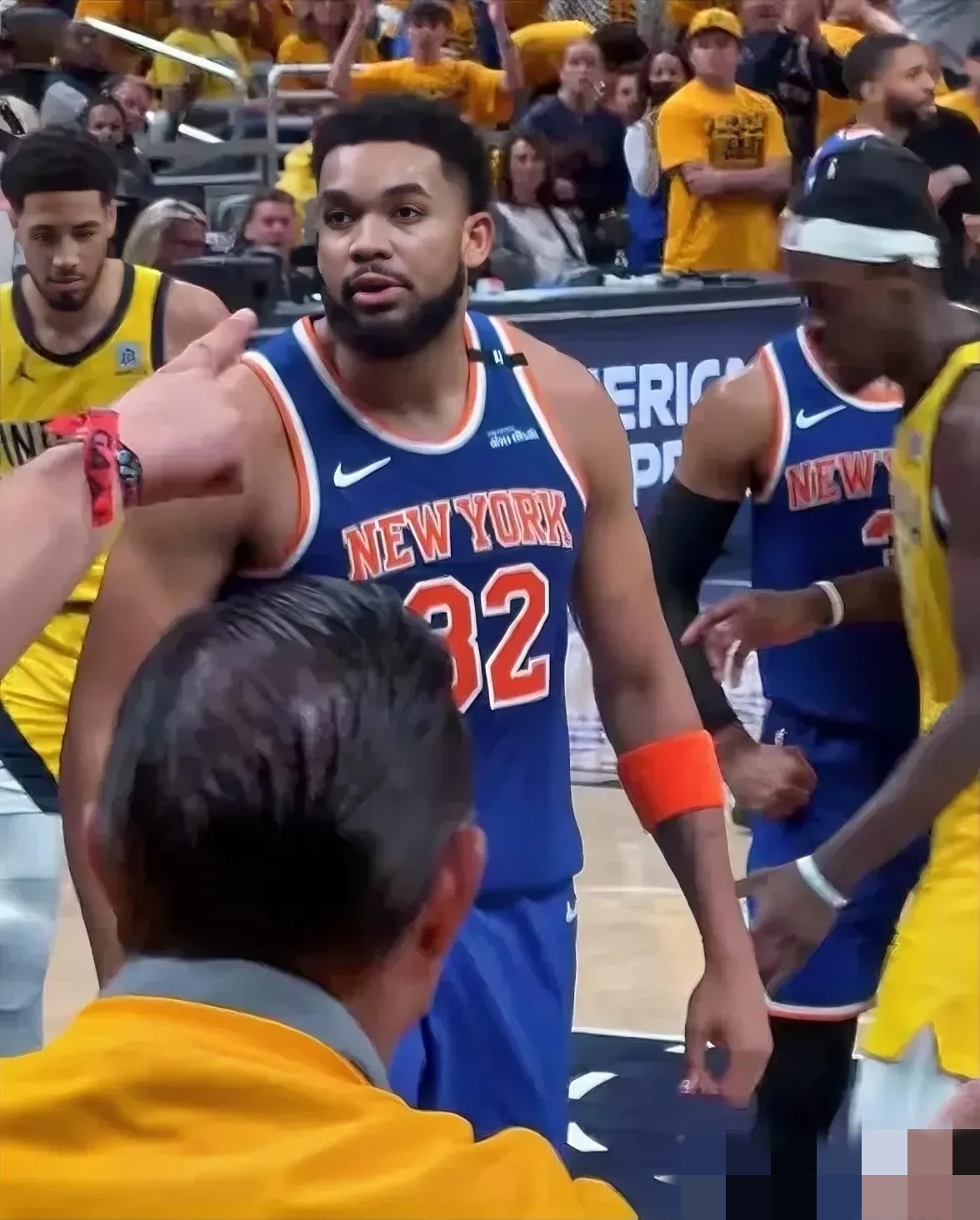 爵士逆转尼克斯，继续追赶西部前列的简单介绍