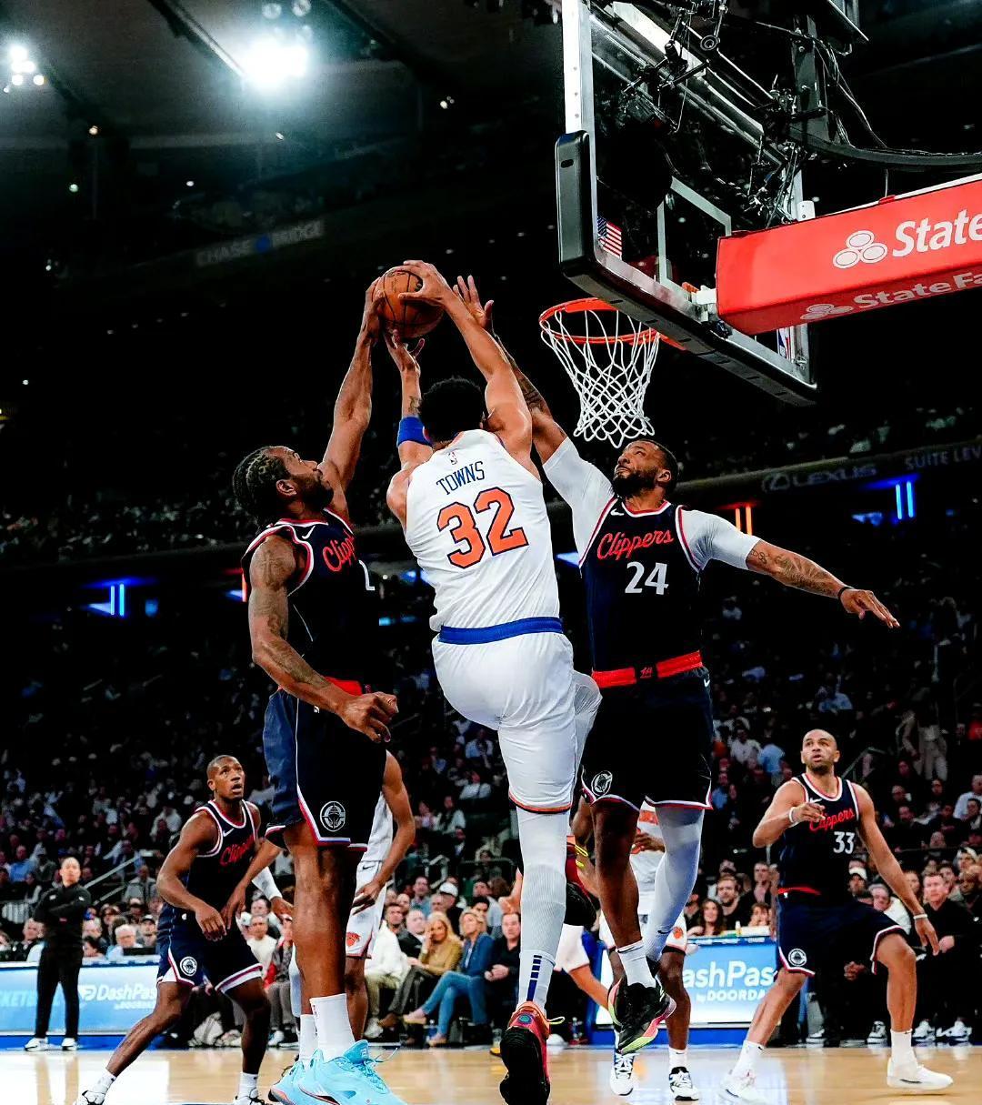 星空体育课程-快船主场险胜尼克斯，哈雷尔全场贡献26分