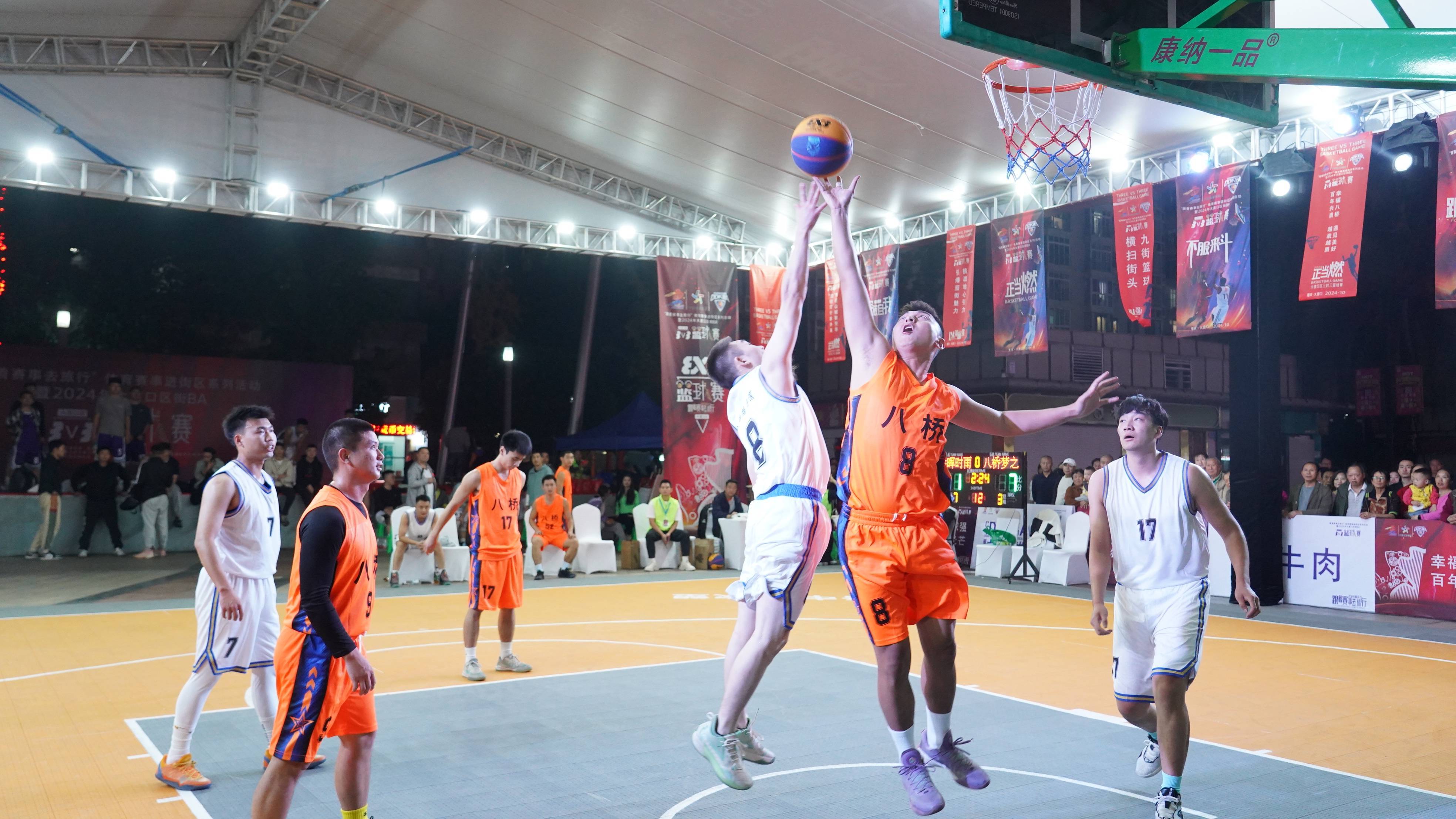 关于篮球赛场上精彩瞬间回顾，深受球迷喜爱的信息