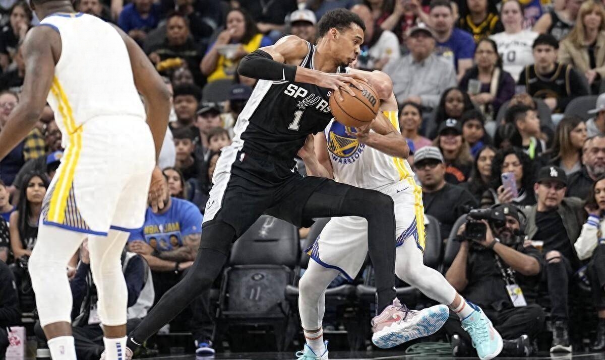 星空体育app-三分球命中率高达%，球队轻取胜利的简单介绍