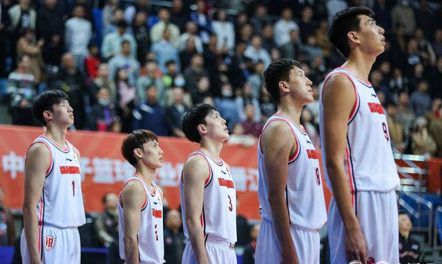 星空体育中国官网-广东宣布重要球员赛季报销，冲击季后赛受影响的简单介绍