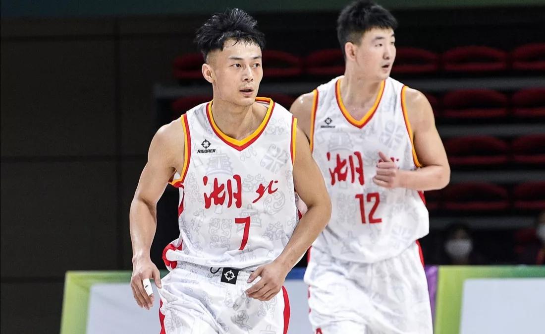 广东宣布重要球员赛季报销，冲击季后赛受影响的简单介绍