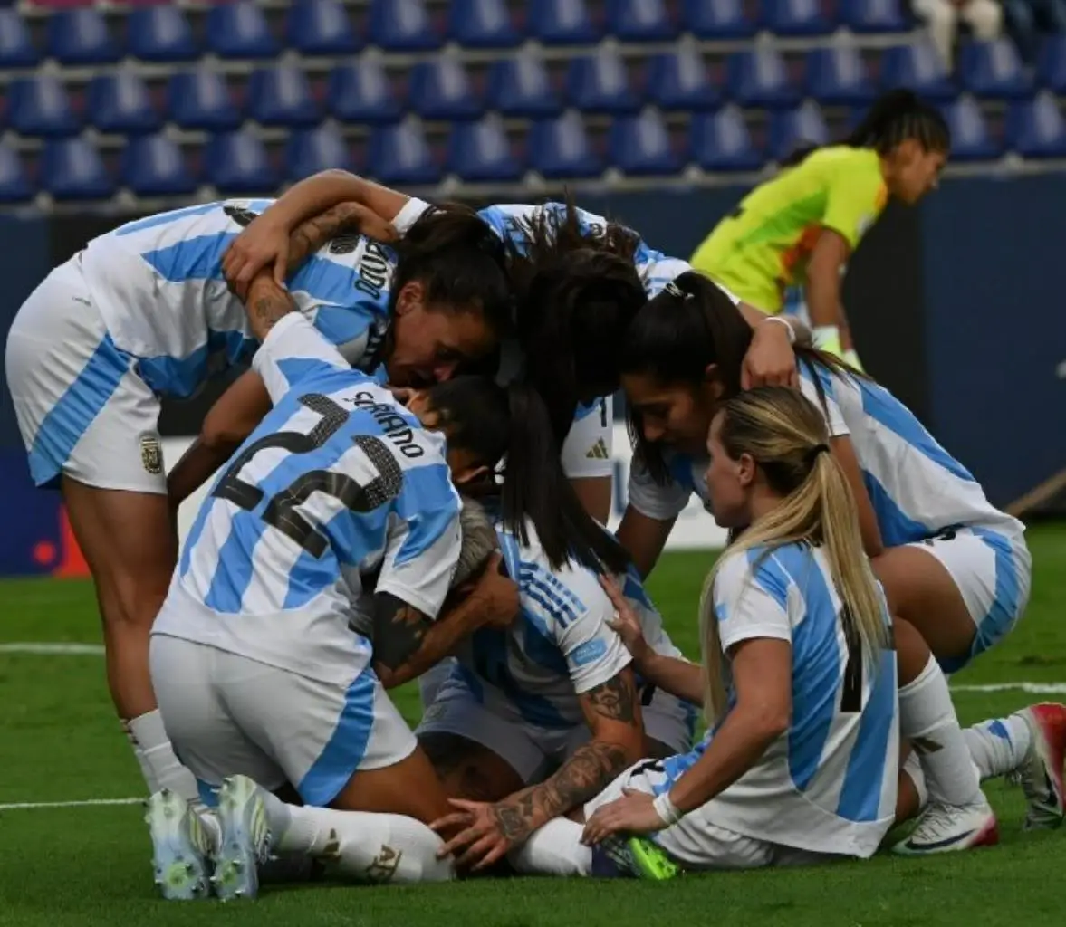 星空体育登录入口-英冠女子足球联赛上演悬念对决