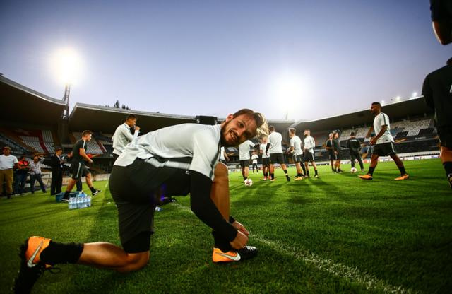 星空体育入口-包含摩纳哥豪取三分，出线前景一片大好的词条